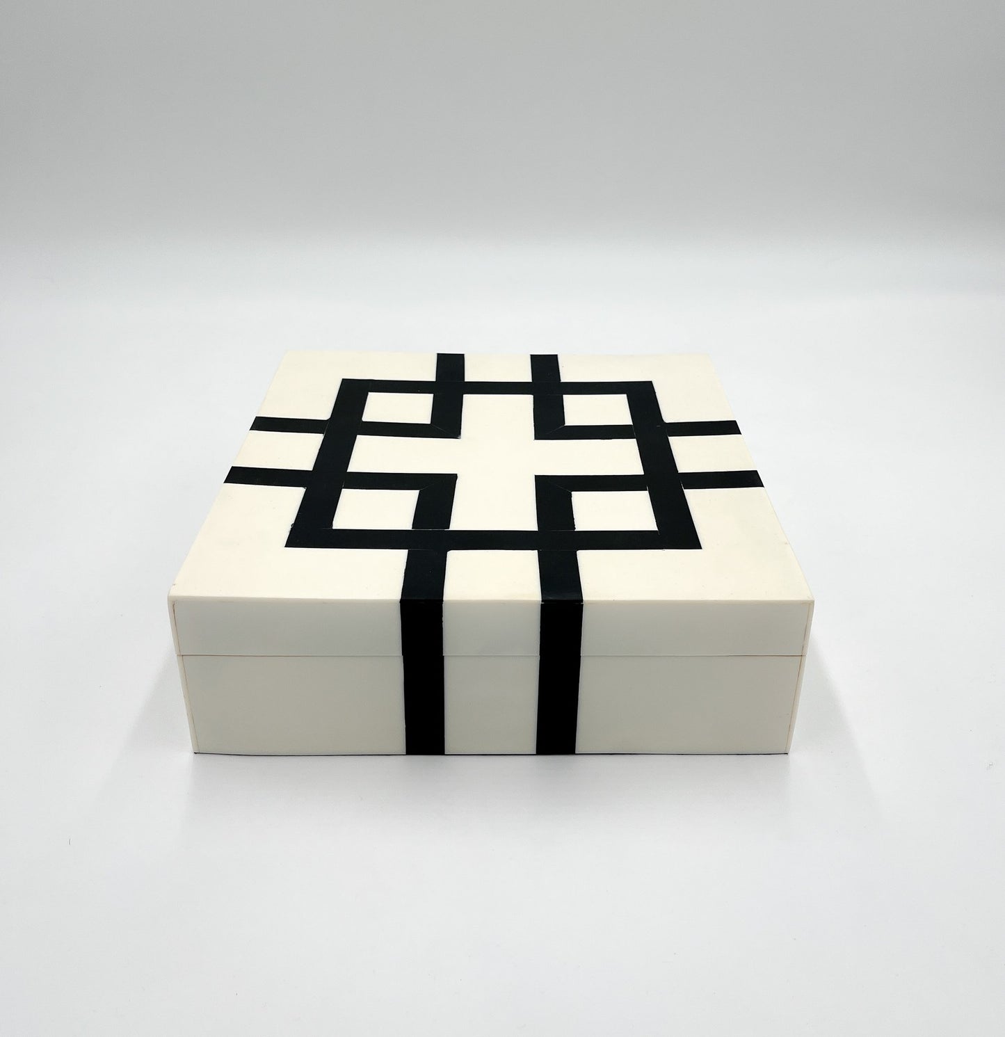Box Square Chanelo Black/White